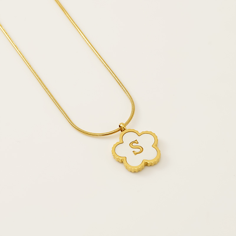 Or / Collier avec pendentif en forme de coquillage pour femme, série simple, lettre S, en acier inoxydable plaqué or 18 carats, 1 pièce Image19